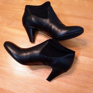 Naturalizer Black booties (Retro), Women's Size 9.5 M